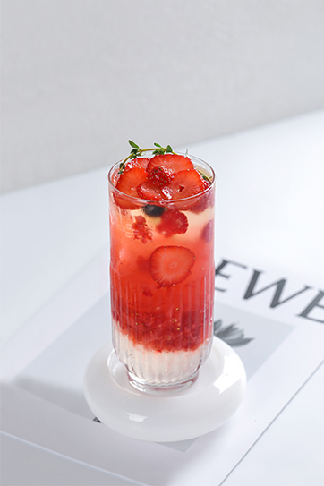 莓莓红柚气泡冰